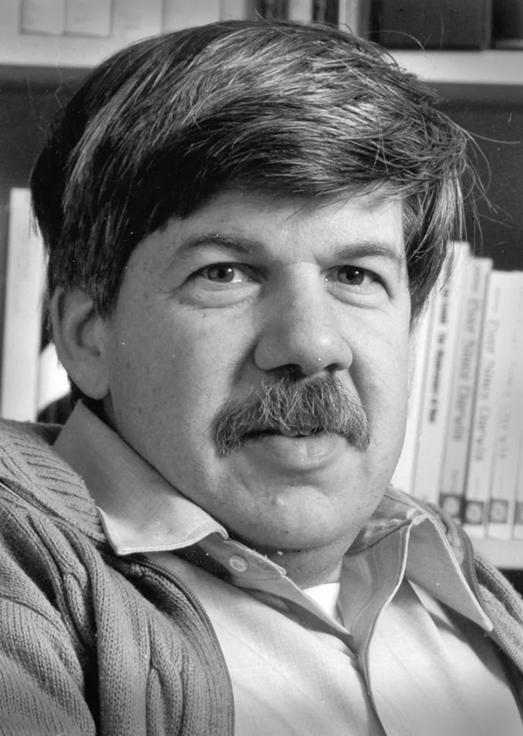 Portrait of author Stephen Jay Gould